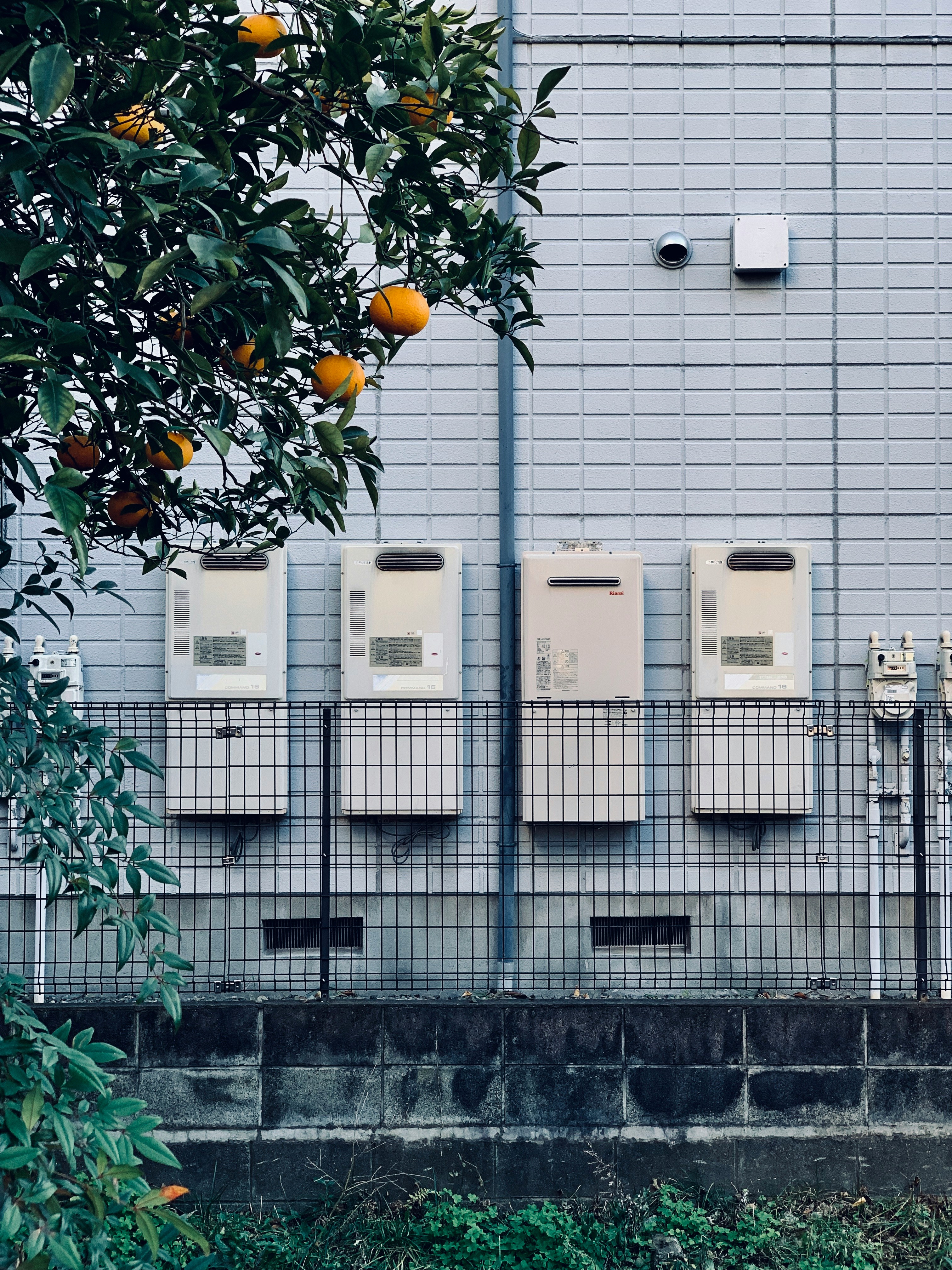 Gewerbespeicher an der Fassade